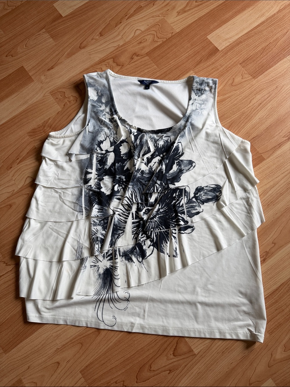 Reitmans Cream Tank Top with Black Print Ruffle
